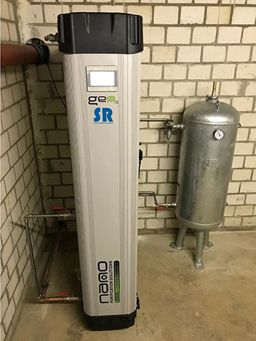 SR超高纯度氮气发生器可以产出99.999%的高纯氮气