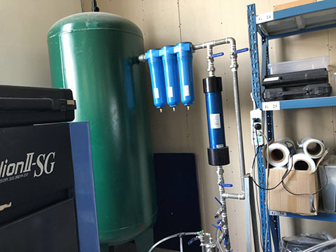 含压缩空气储气罐的SR压缩空气过滤干燥系统