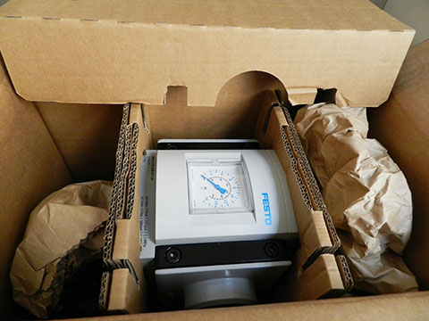 费斯托两寸手动减压阀MS12-LR-AGI-D7-LD包装