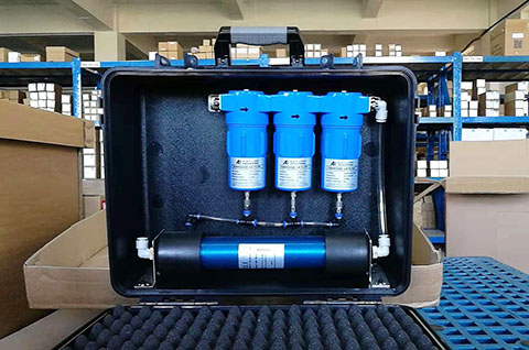 SR CMD渗膜式干燥器安装在手提箱里